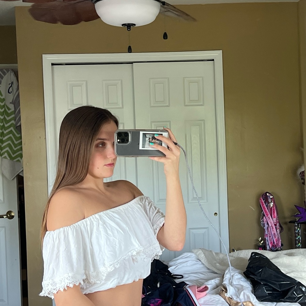 Hollister, medium , off shoulder crop